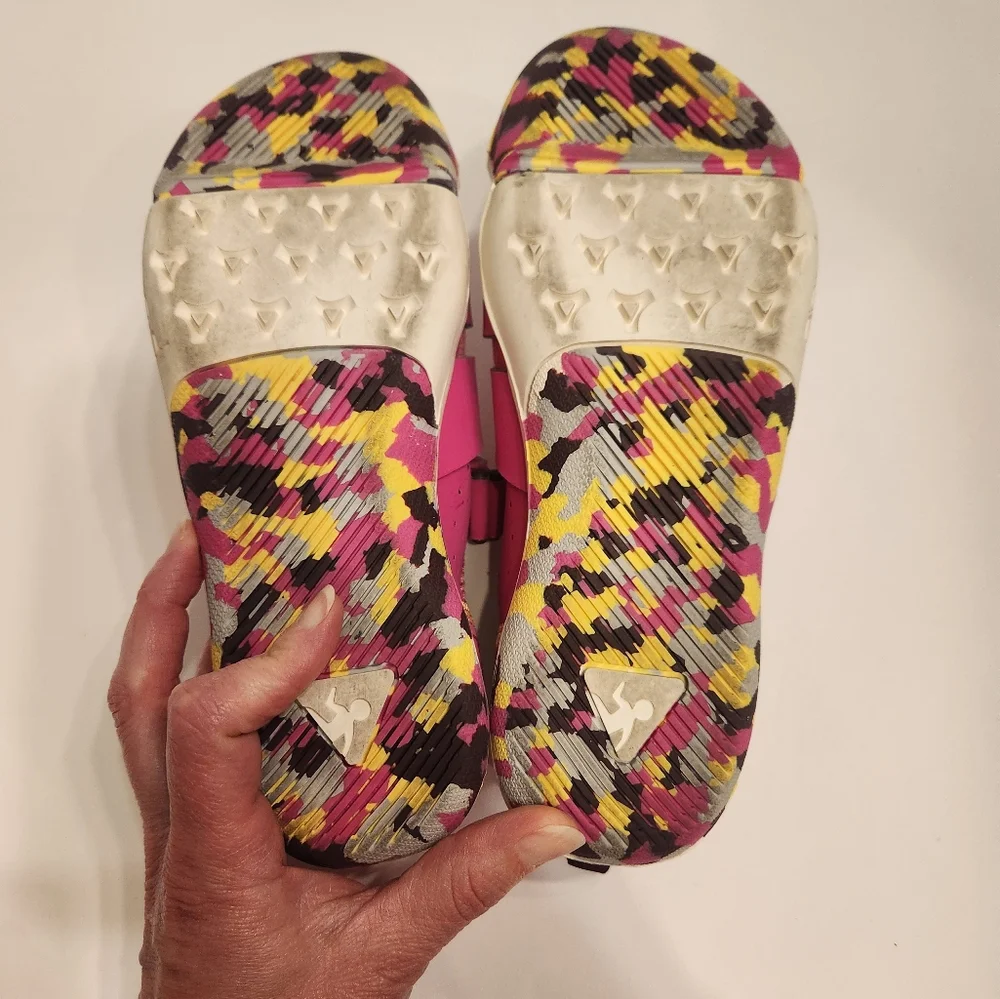Plae Sam 2.0 Water Sandals Kids Size 3 Electric Fuchsia Pink Excellent Shoes